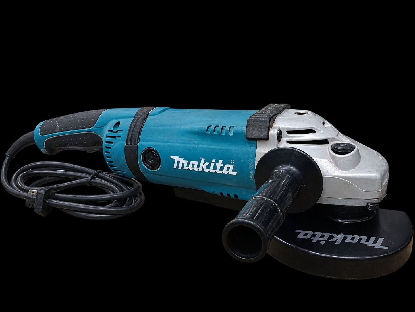 فرز آهنگری ماکیتا 2600 وات مدل GA7040
